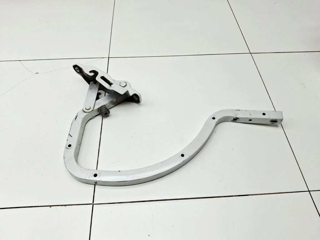 Петля крышки багажника Subaru Impreza G12, GE, GH
