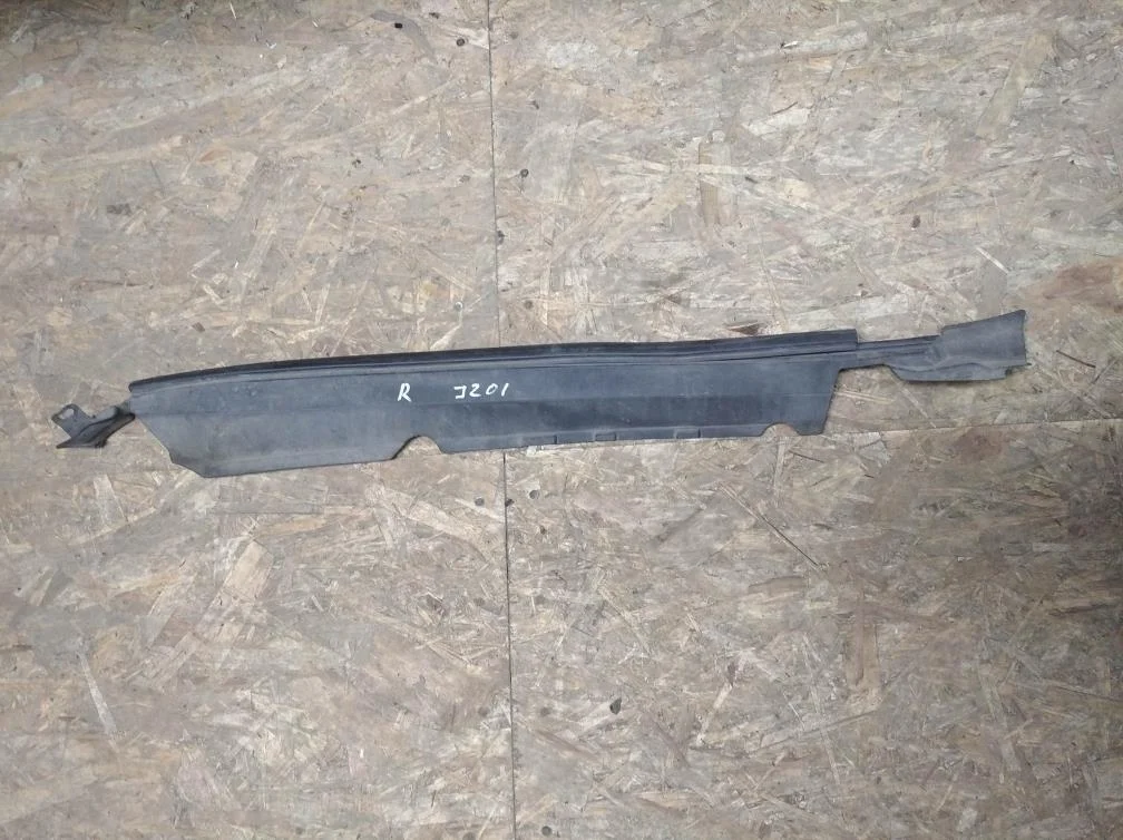 Б.у. накладка на крыло TOYOTA LAND CRUISER J200 TOYOTA LAND CRUISER J200