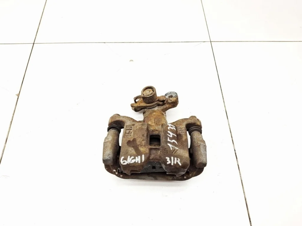 Суппорт задний правый Mazda 6 2009 GH