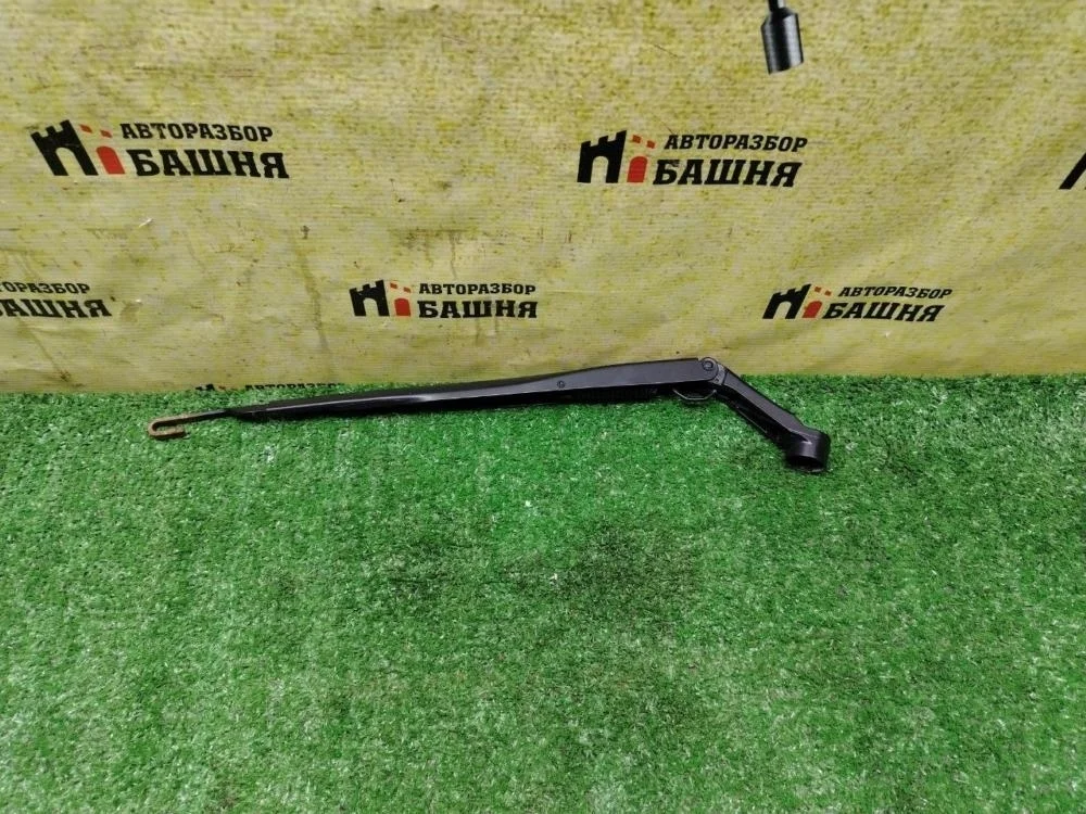 Поводок дворника Lexus LX570 2016 8521160260 URJ201 3URFE, правый