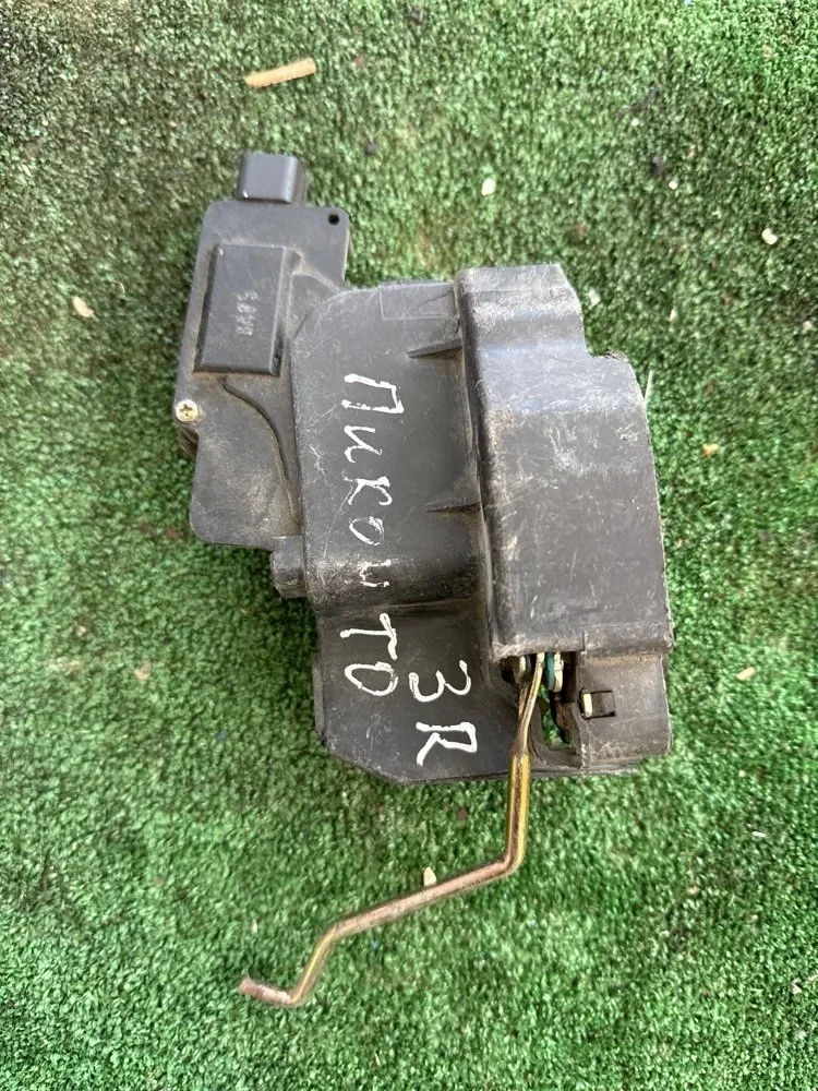 Замок двери Kia Picanto 814201Y020 TA G4HG, задний правый