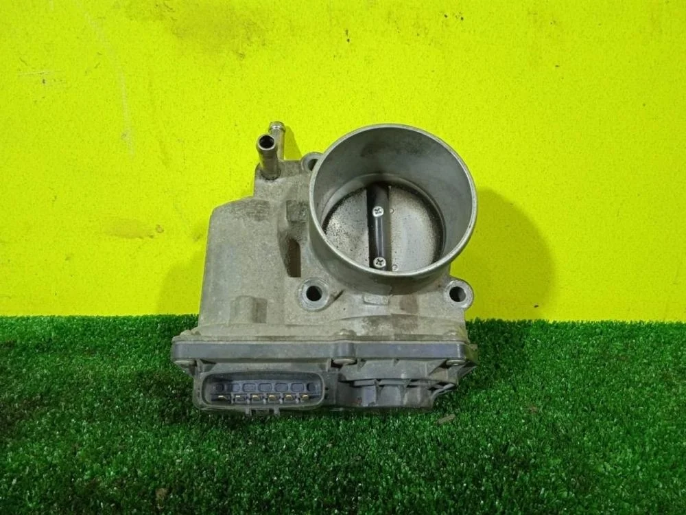 Дроссельная заслонка Toyota Corolla 2010 2203037050 150 1ZRFE