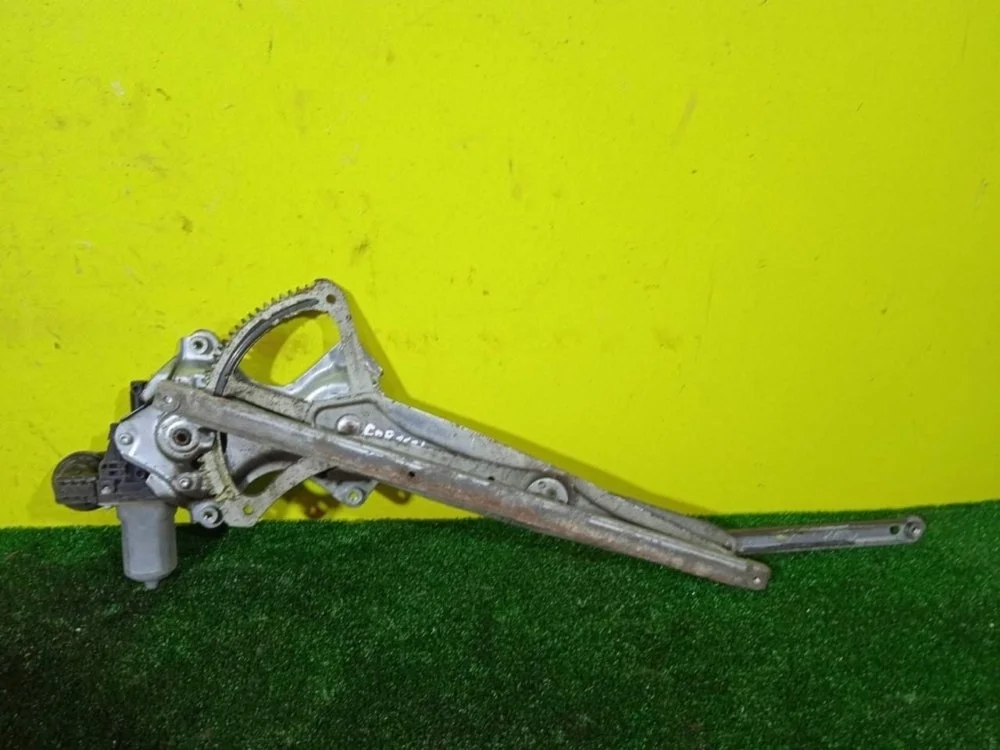 Стеклоподьемник Toyota Corolla 2010 6980112220 150 1ZRFE, передний правый