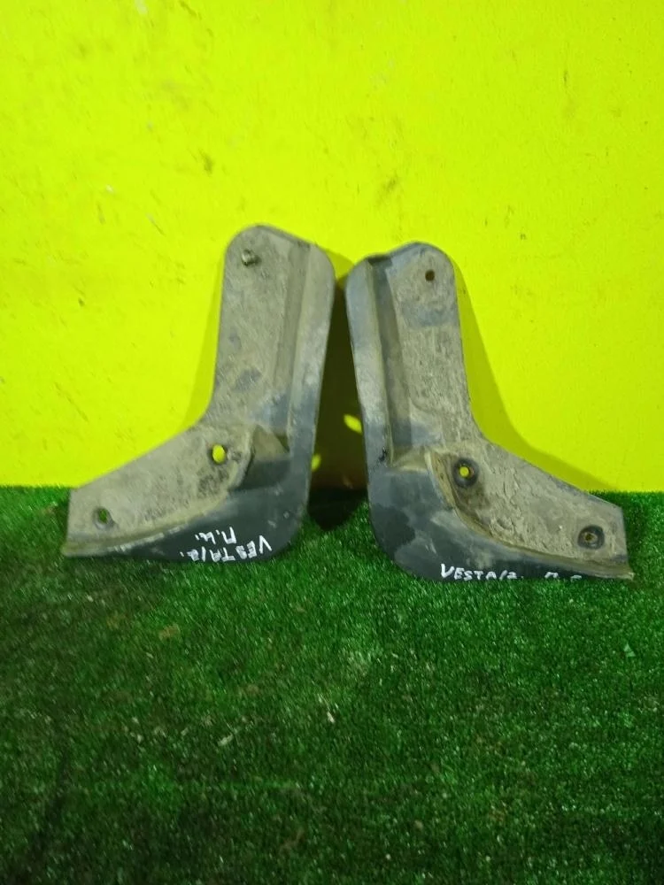 Брызговик Lada Vesta 2020 8450008253 LGF 21129 (P4M), передний левый