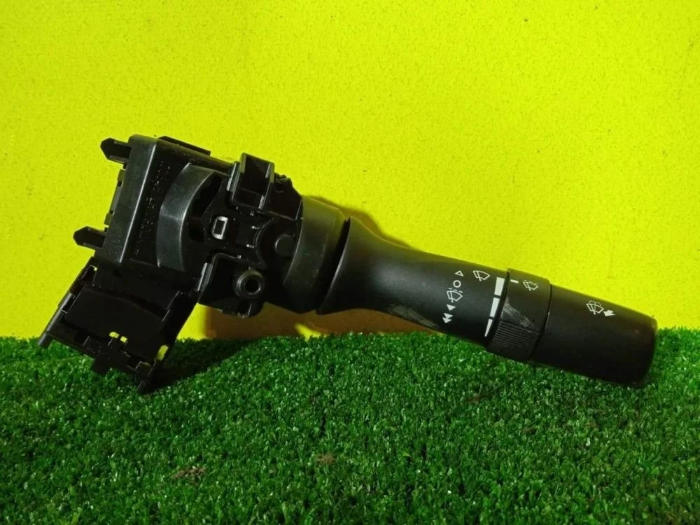 Подрулевой переключатель дворников Toyota Corolla 2010 8465212A20 150 1ZRFE