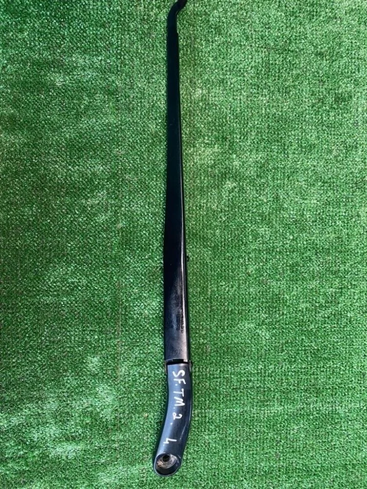 Поводок стеклоочистителя Hyundai Santa Fe 2020 98311S1000 TM D4HB, левый