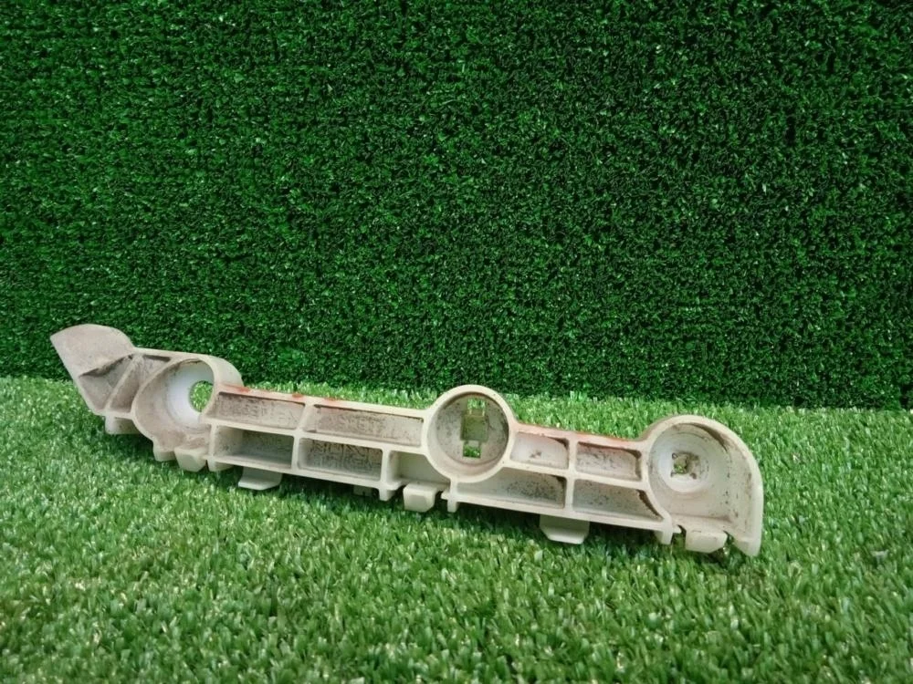 Кронштейн бампера Mitsubishi Outlander 2012 6400F880 GF 4B11, передний правый