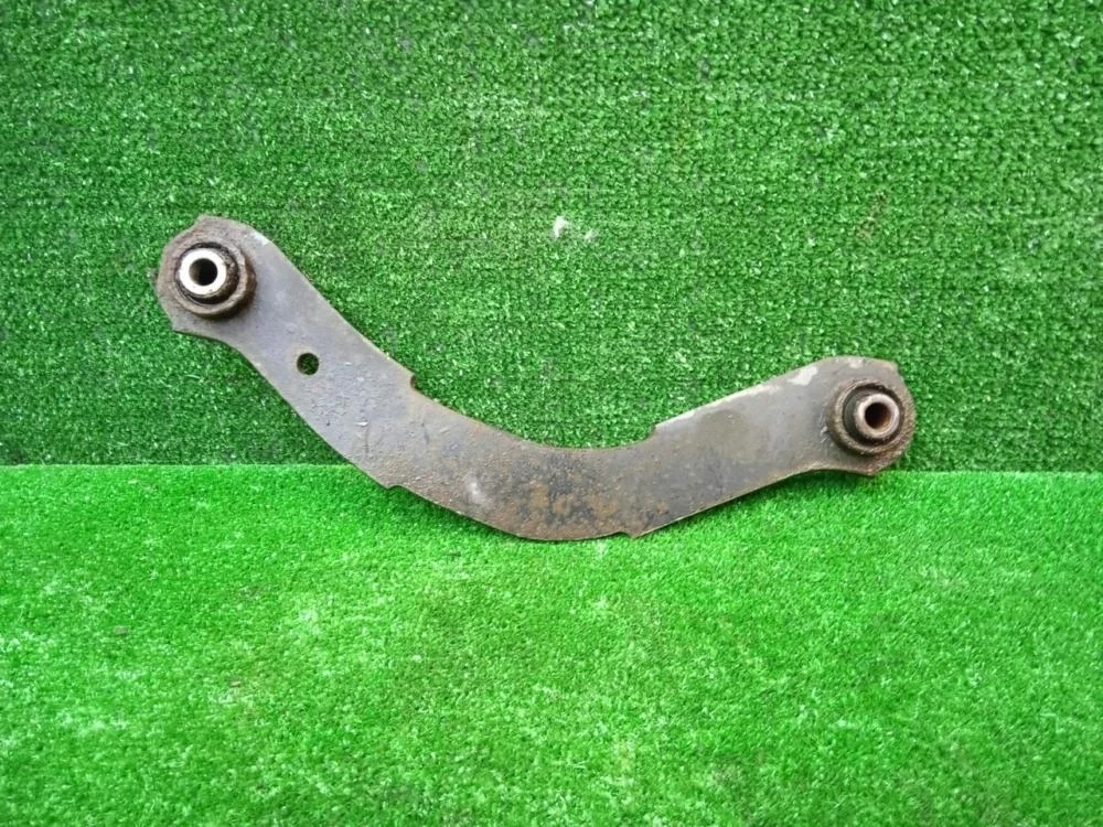 Рычаг поперечный Mitsubishi Outlander 2012 MN184100 GF 4B11, задний