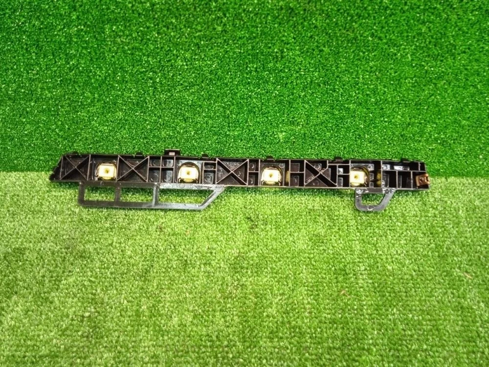 Кронштейн бампера Kia Rio 2018 86614H0000 FB G4LC, задний правый