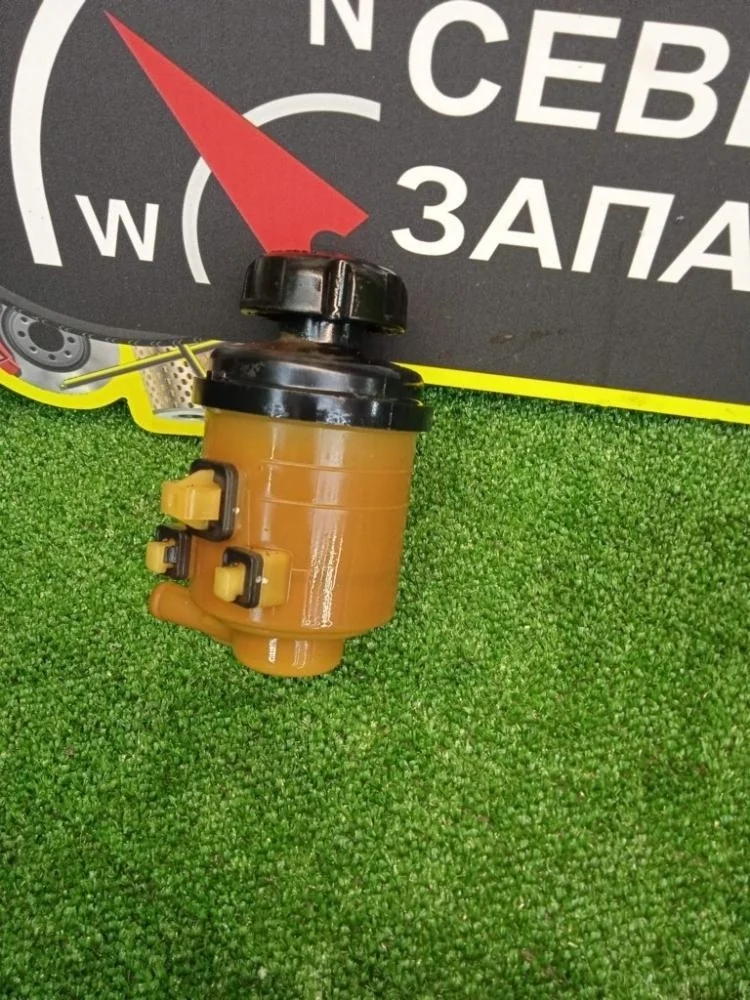 Бачок гур Hyundai Solaris 2013 571500U000 RB G4FC