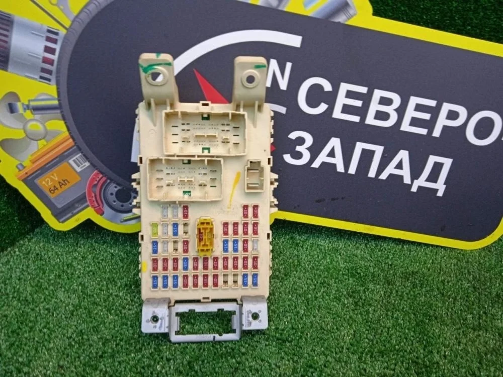 Блок предохранителей салонный Hyundai Solaris 2013 919504L521 RB G4FC