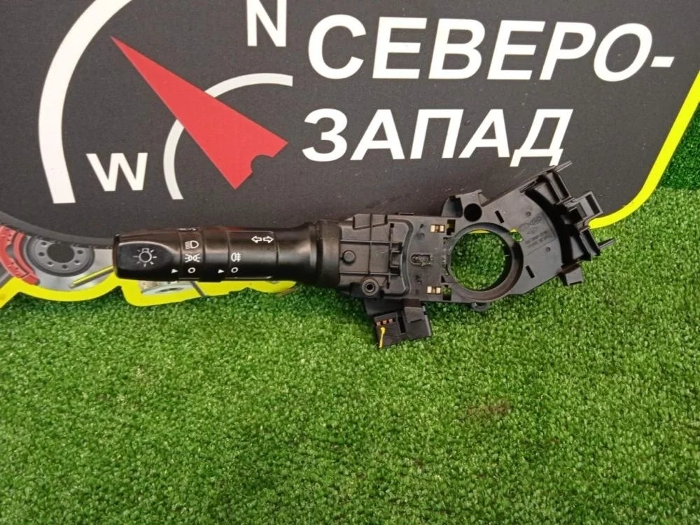 Подрулевой переключатель поворотников Hyundai Solaris 2013 934101R520 RB G4FC