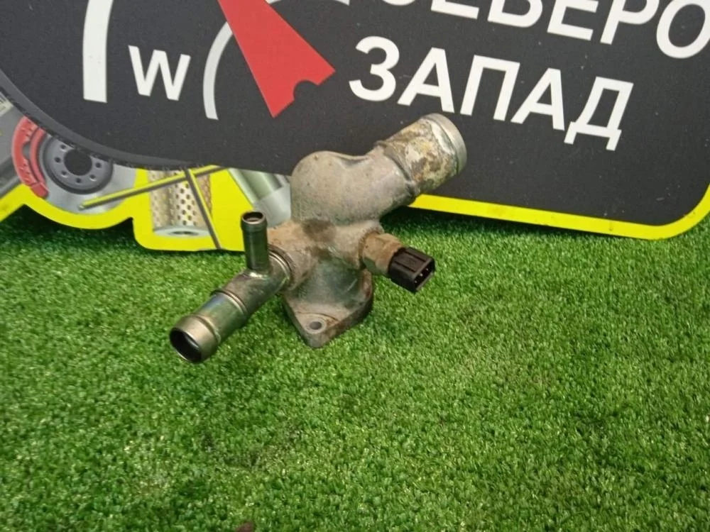 Тройник системы охлаждения Hyundai Solaris 2013 256002B003 RB G4FC