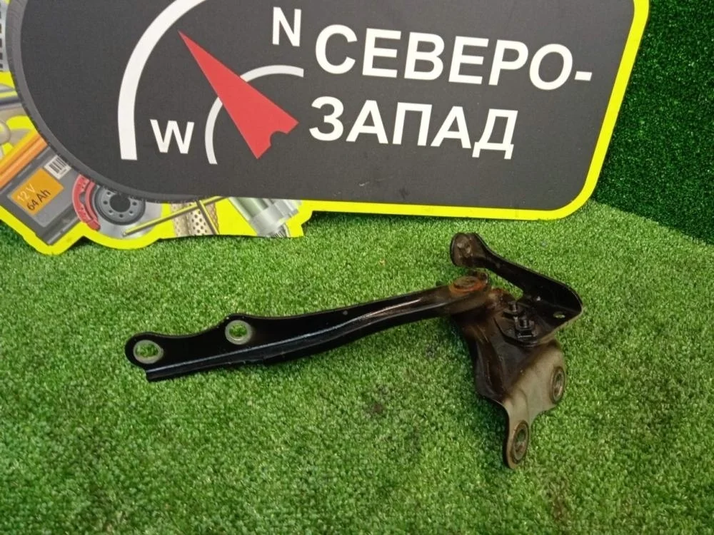 Петля капота Toyota Land Cruiser 2011 5341060060 200 1VDFTV, правая