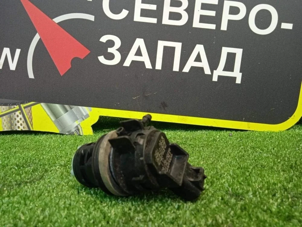 Насос омывателя Toyota Land Cruiser 2011 8533060180 200 1VDFTV