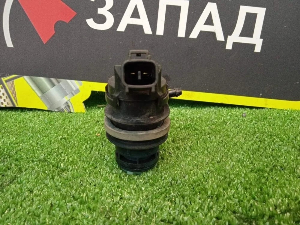 Насос омывателя Toyota Land Cruiser 2011 8533047010 200 1VDFTV