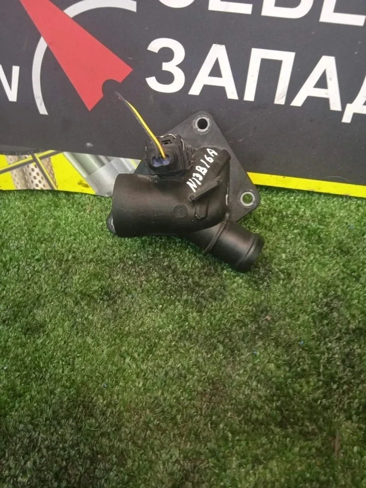 Патрубок системы охлаждения BMW 3 2014 11537600586 F30 N13B16A