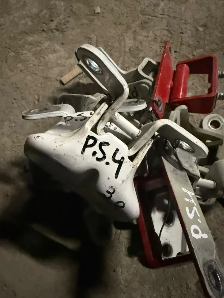 Петля двери Kia Soul 2018 793103K000 PS G4NA, задняя правая