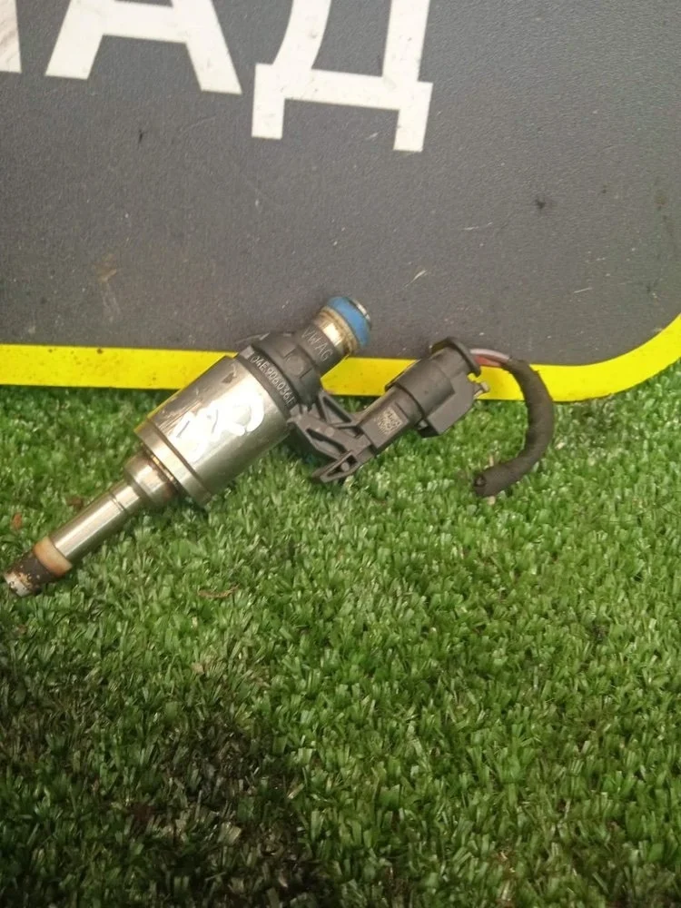 Форсунка топливная Audi A3 2016 04E906036E 8V CXS