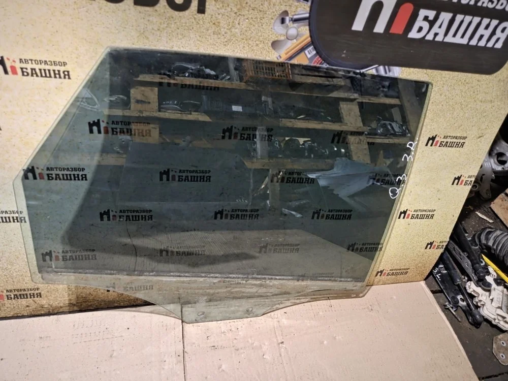 Стекло двери Audi Q3 8U0845206, заднее правое