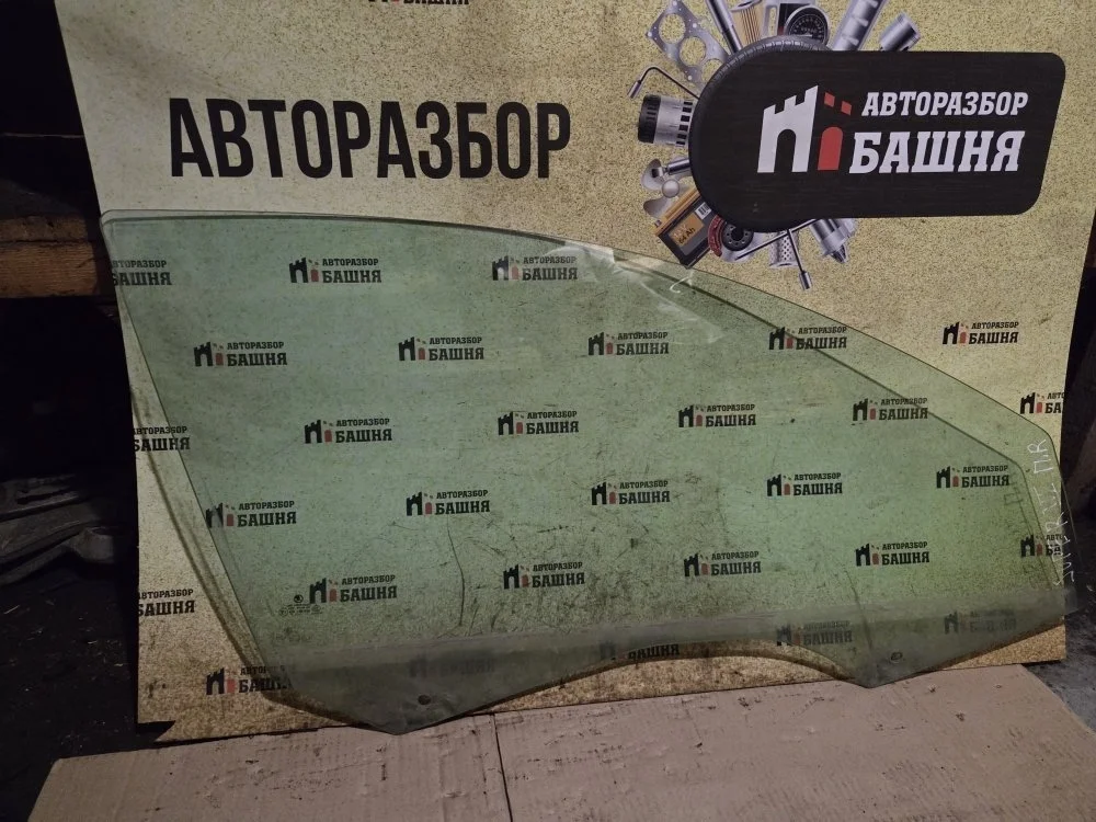 Стекло двери Skoda Superb 3T0845202B, переднее правое