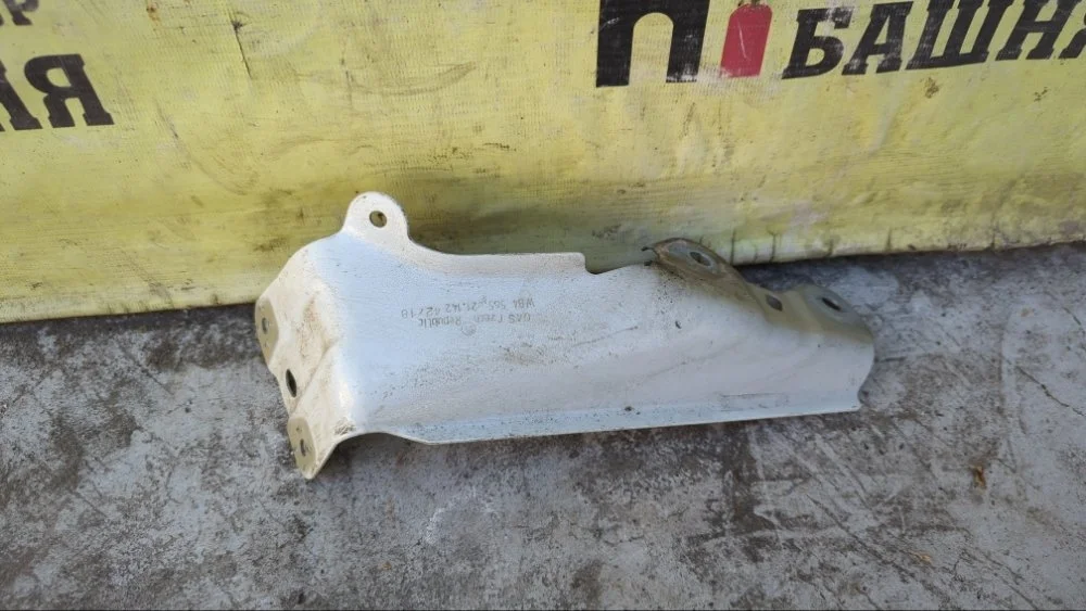 Кронштейн крыла Skoda Kodiaq 2018 565821141 CZDA, передний левый