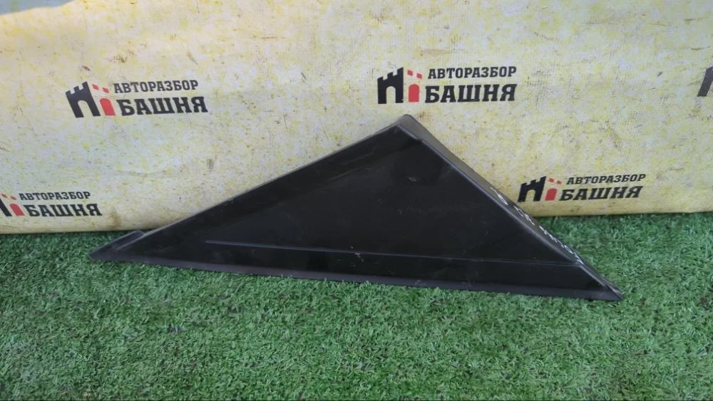 Накладка крепления зеркала Ford Focus 2012 1730621 3, правая