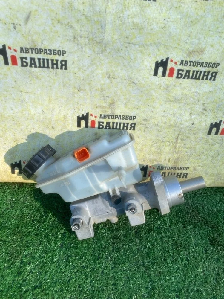 Главный тормозной цилиндр Nissan Almera 2014 D60104AA8A G15 K4M