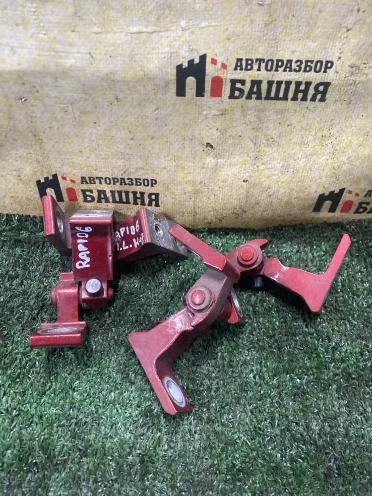 Петля двери Skoda Rapid 2014 8K0831402A CAXA, задняя правая