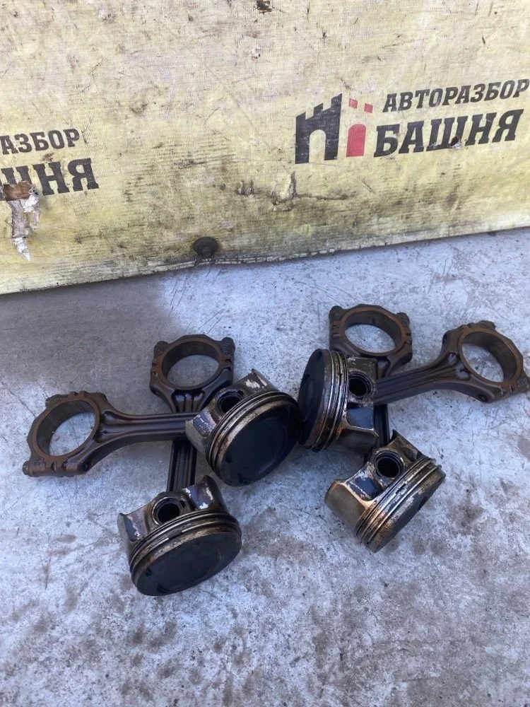 Поршень с шатуном Skoda Rapid 2014 03C198401D CAXA