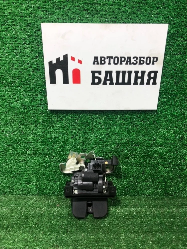 Замок багажника Skoda Octavia 2013 5E0827505 A7 CJZA