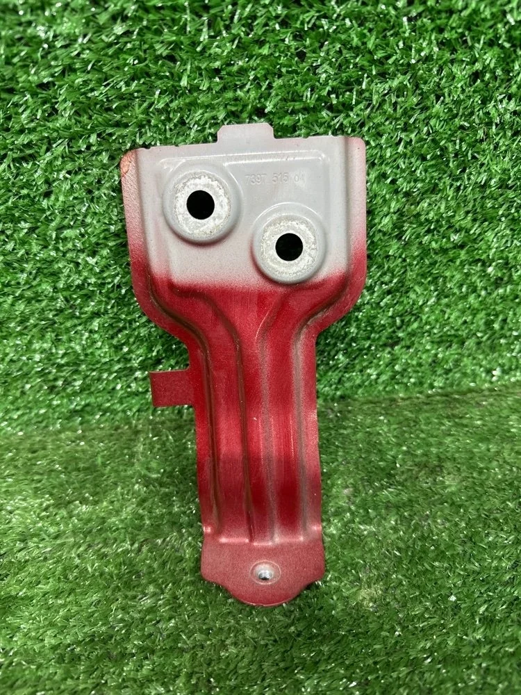 Кронштейн крыла BMW X4 2019 41357475801 G02 B57D30A, передний левый