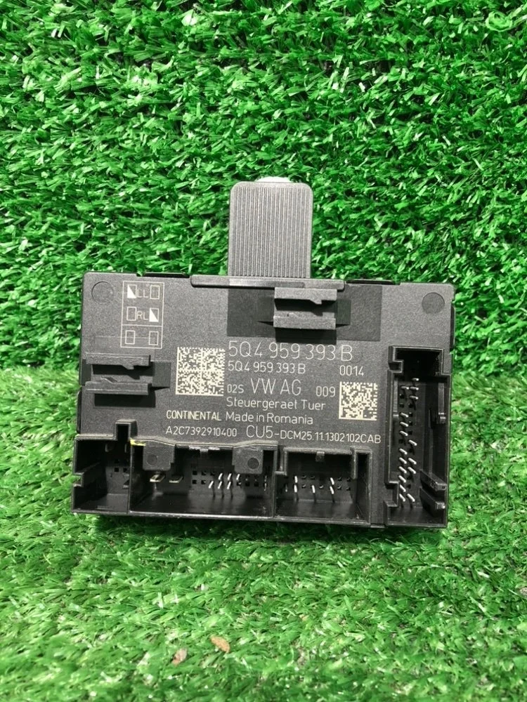 Блок комфорта Skoda Octavia 2013 5Q4959393B A7 CJZA