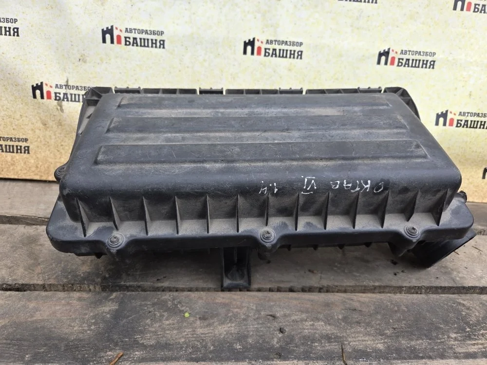 Корпус воздушного фильтра Skoda Octavia 036129611CD A5