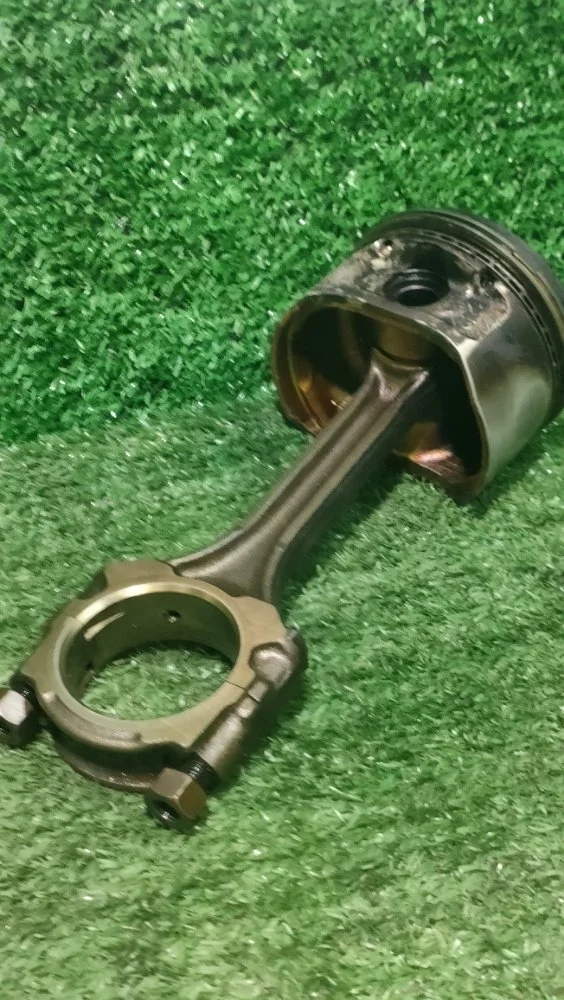 Поршень с шатуном Nissan Primera 2004 A2010AU300 P12 QG18DE