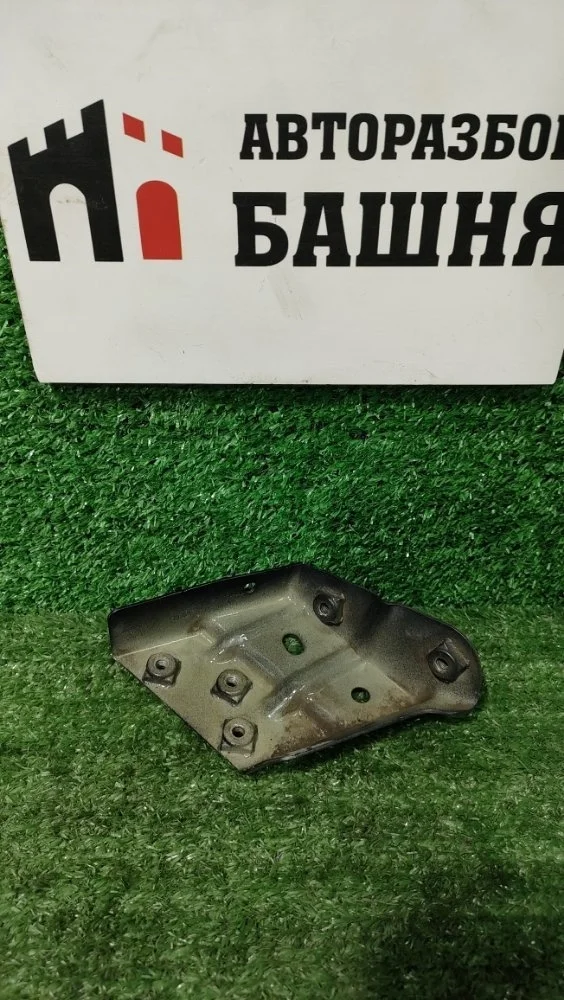 Кронштейн крыла Volkswagen Touareg 2016 7P6821151A NF CMTA, передний левый