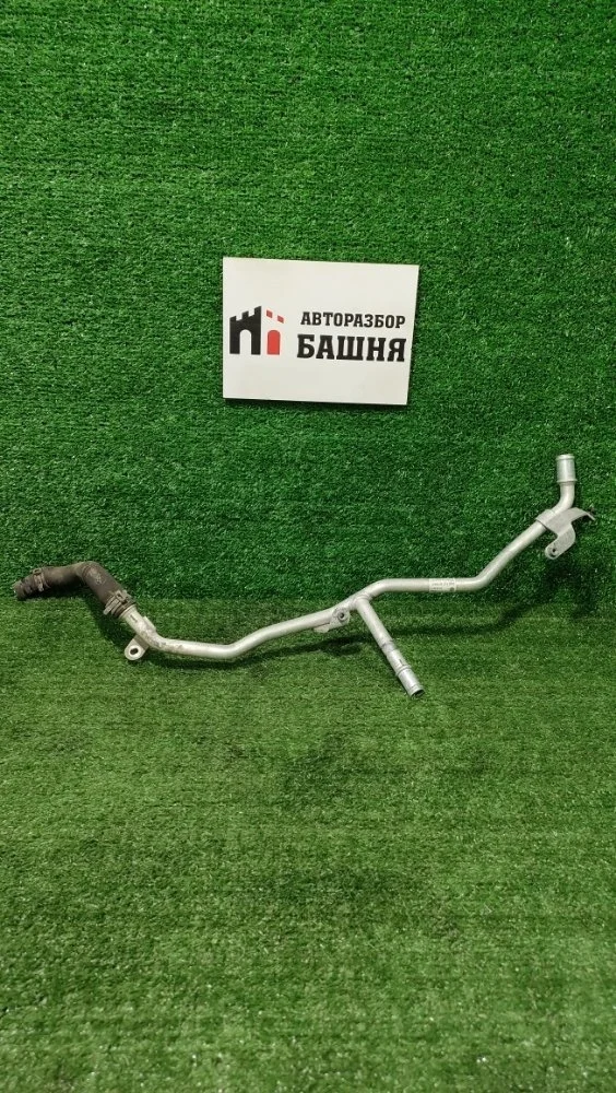 Патрубок системы охлаждения Volkswagen Tiguan 2019 04E121070AD 2 CZDA