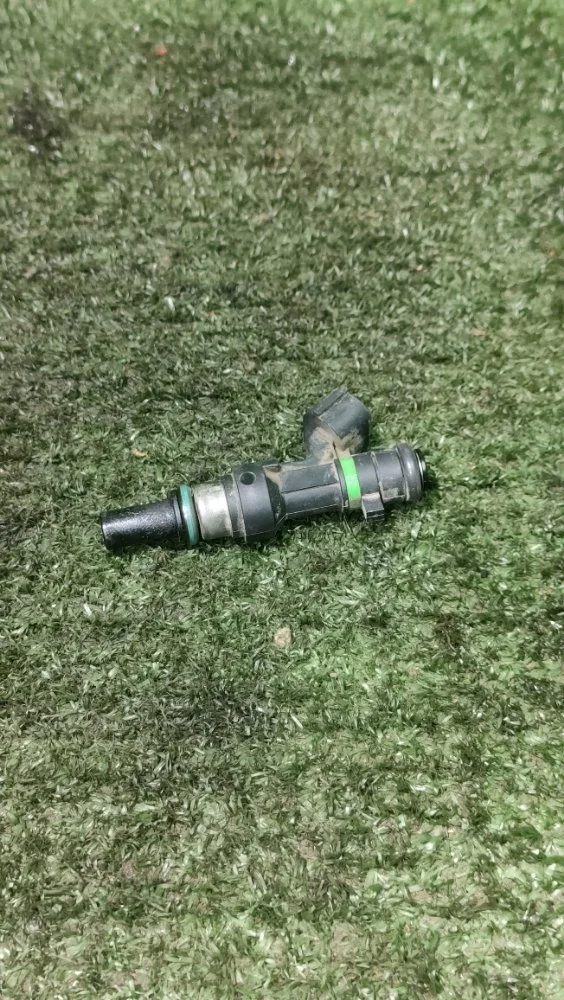 Форсунка топливная Nissan Tiida 2010 16600ED000 C11 HR16DE