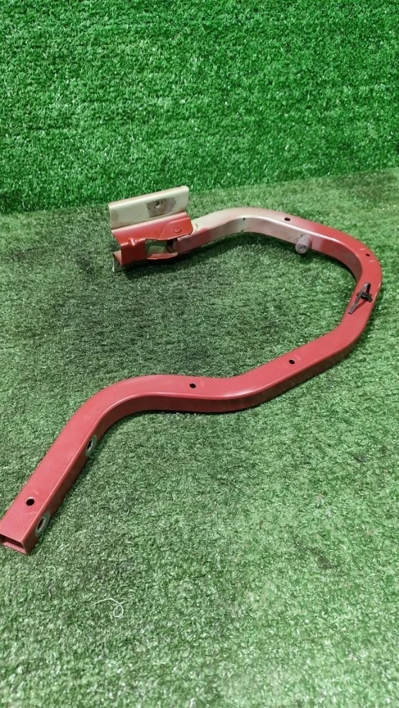 Петля багажника Nissan Tiida 2010 84400ED430 C11 HR16DE, правая