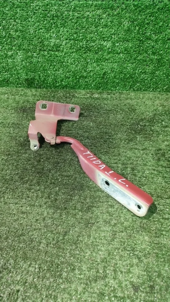 Петля капота Nissan Tiida 2010 65401ED00A C11 HR16DE, левая