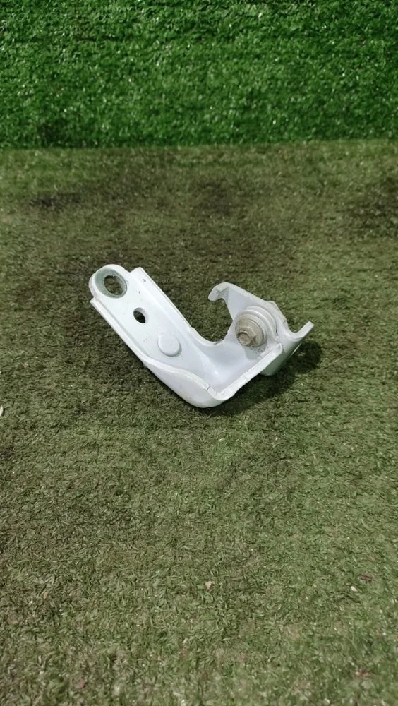 Петля двери Ford Kuga 2018 5243836 CBS M8MB (1.5), передняя левая