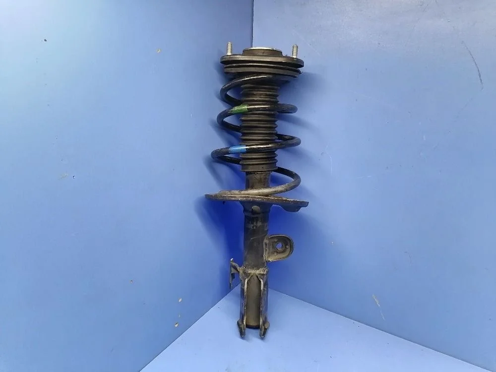 Амортизатор передний правый (в сборе) Toyota Corolla X (2006—2010) 4851080336