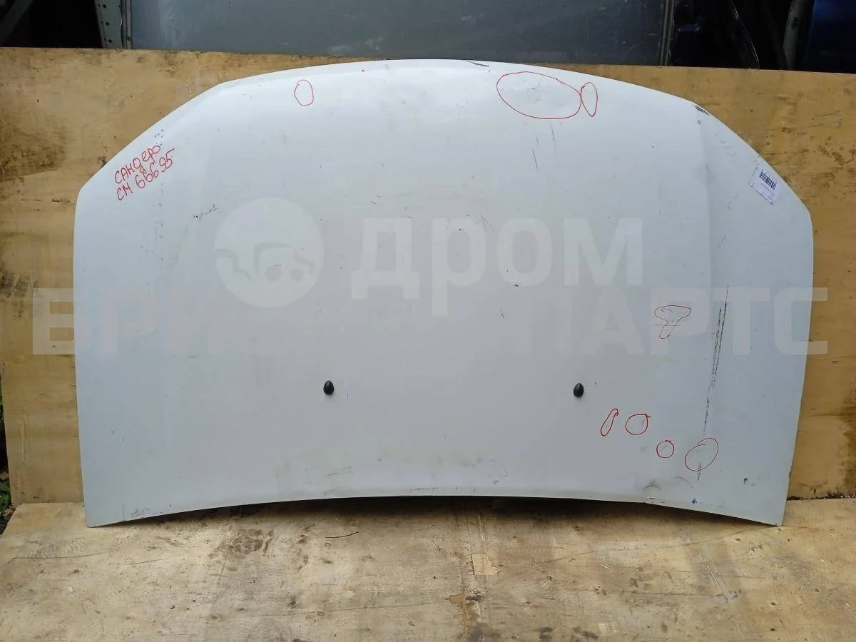 Капот Рено Сандеро 1