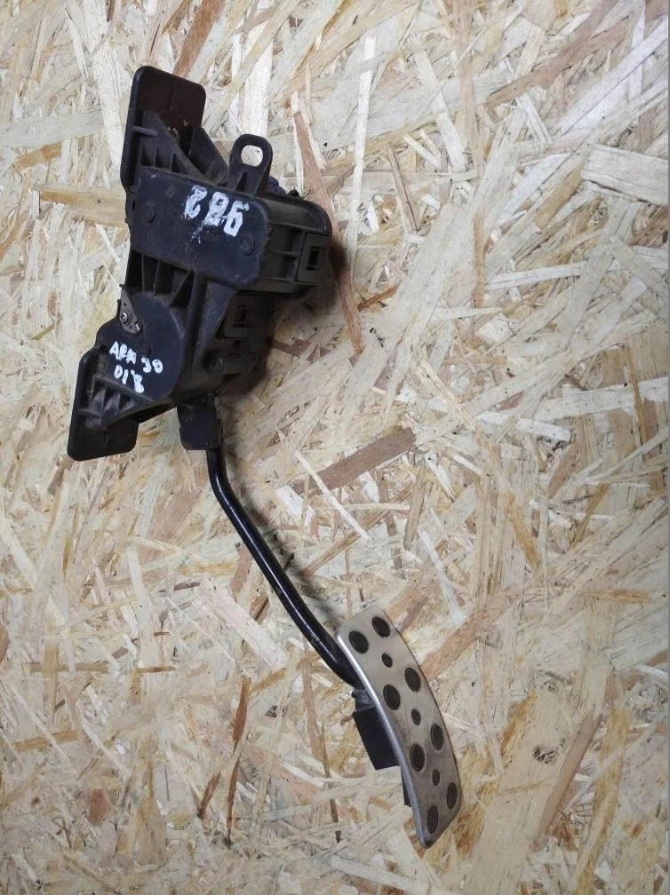 Б.у. педаль газа MITSUBISHI PAJERO V98W MITSUBISHI PAJERO V98W