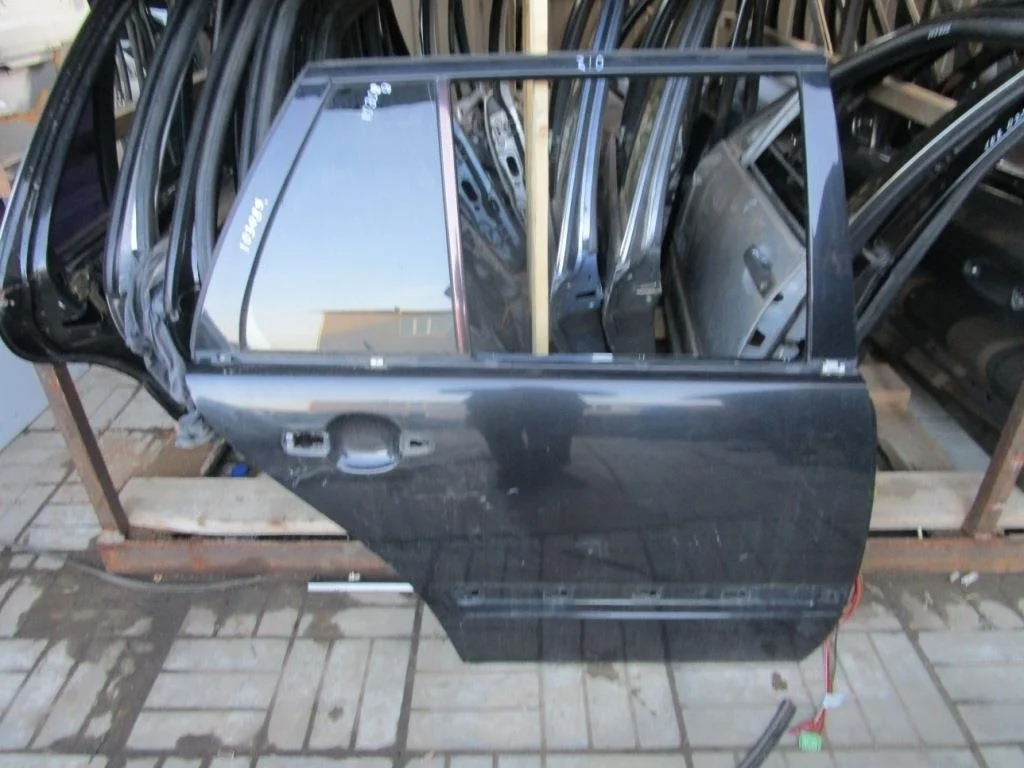 Дверь задняя правая Mercedes-Benz