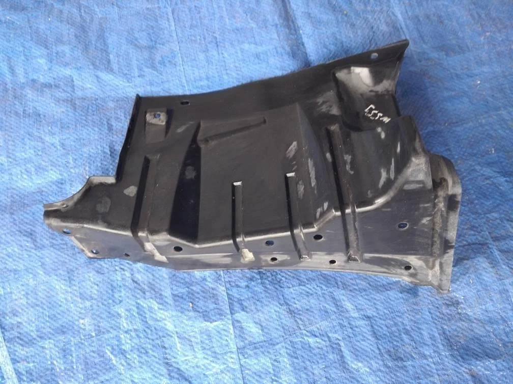 Б.у. пыльник двигателя MITSUBISHI OUTLANDER XL CW5W MITSUBISHI OUTLANDER XL CW5W