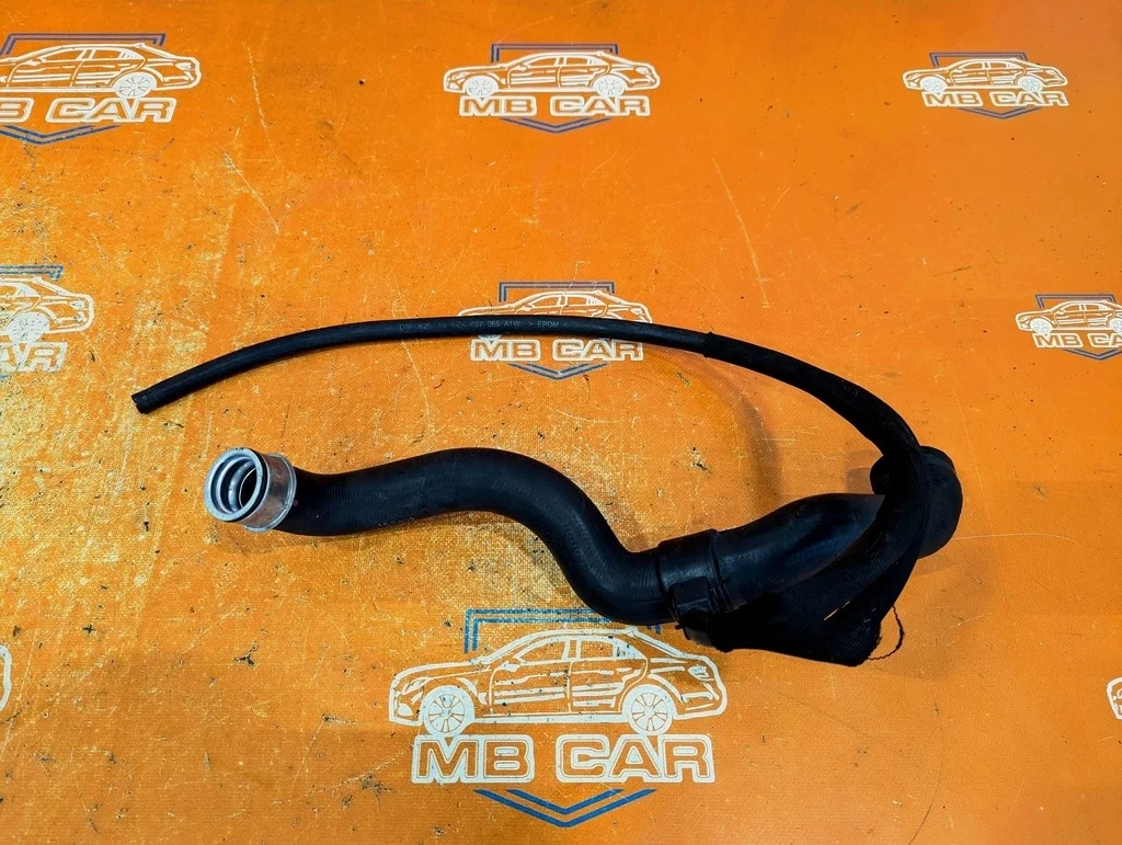 Патрубок радиатора Mercedes-Benz