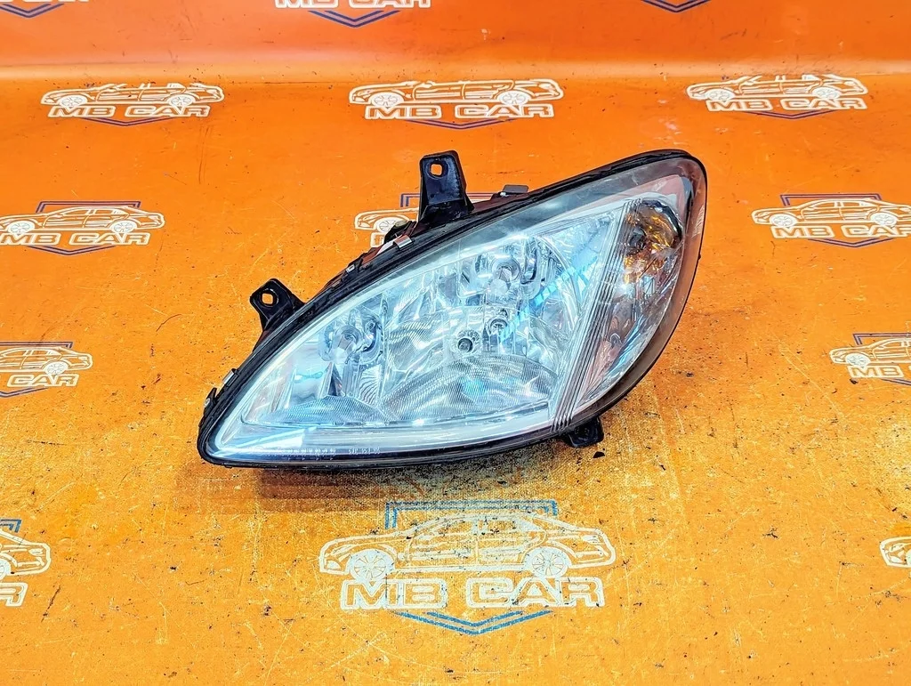 Фара левая Mercedes-Benz