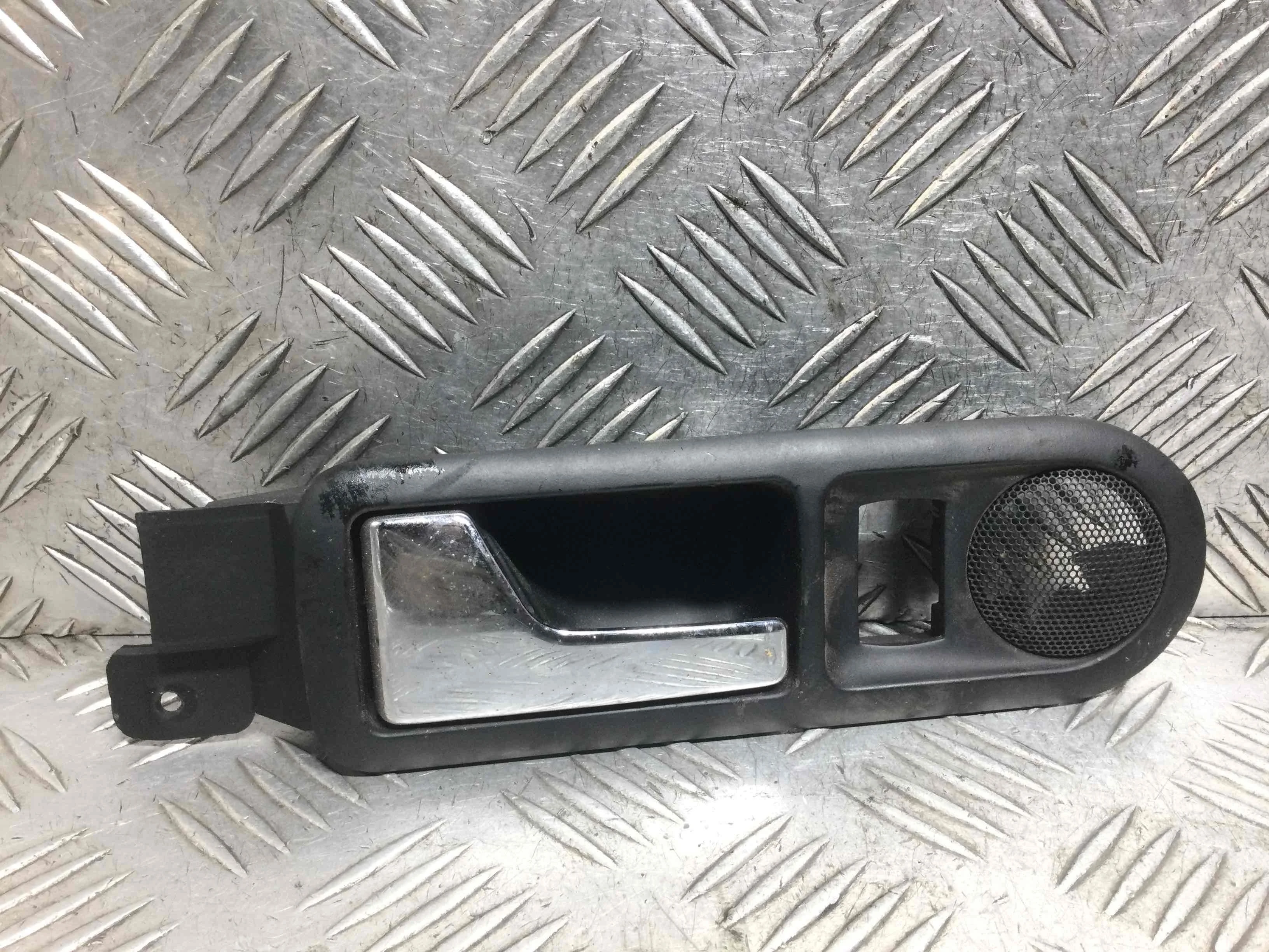 Ручка внутренняя задняя левая Volkswagen Passat B5 (1996-2000) бензин 1.8  Механика Универсал