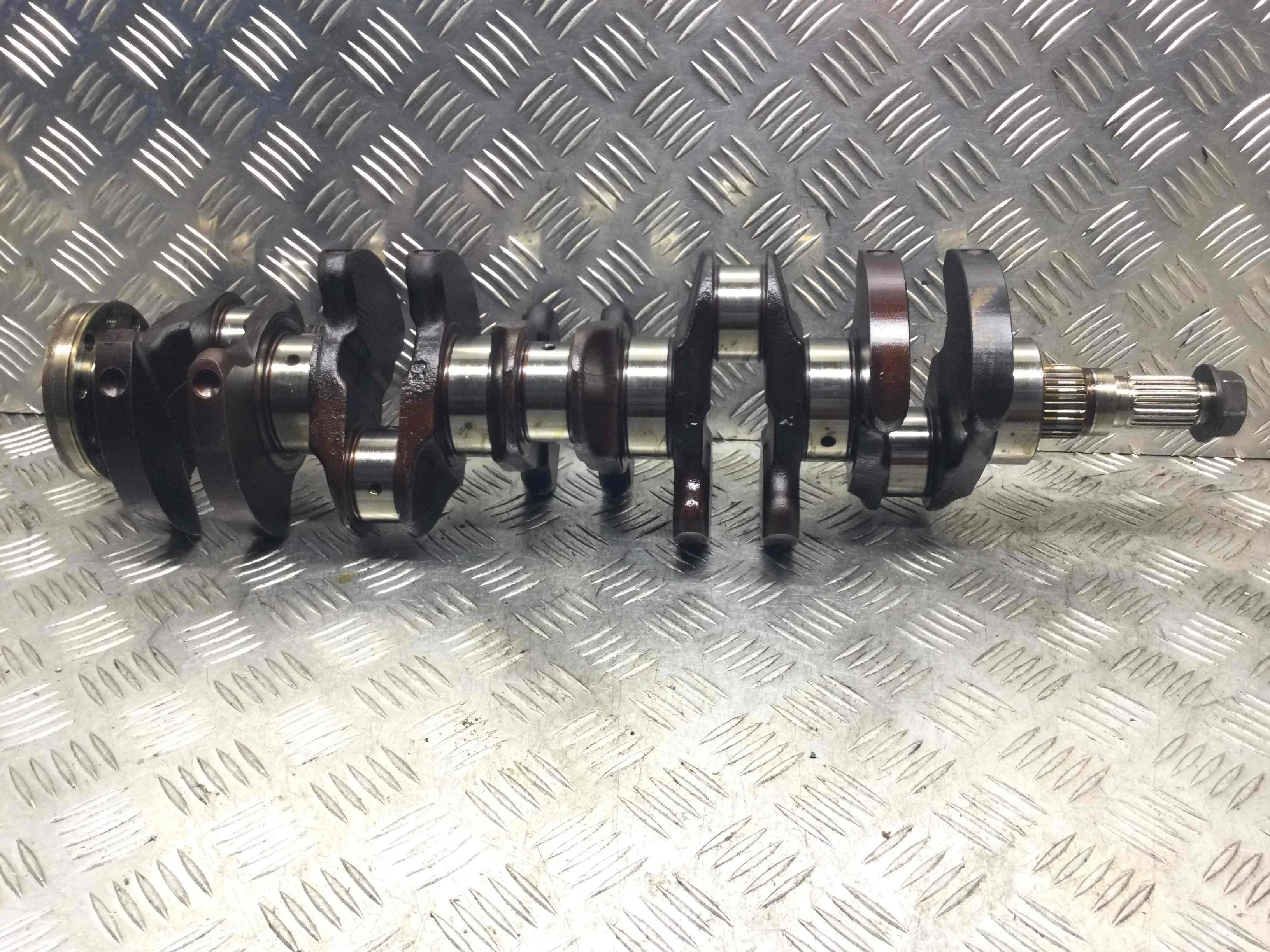 Коленвал Volvo V50 1 поколение 2003-2007 бензин 2.4 i Автомат Седан